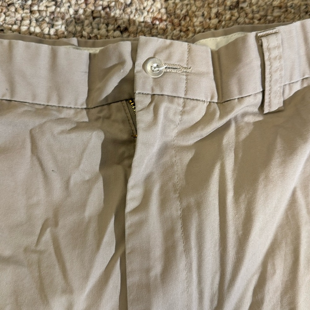 Haggar Cargo / Golf Shorts - Picture 2 of 3